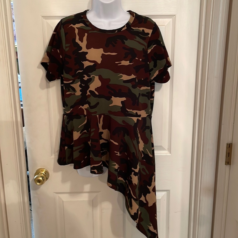 Camouflage asymmetrical top